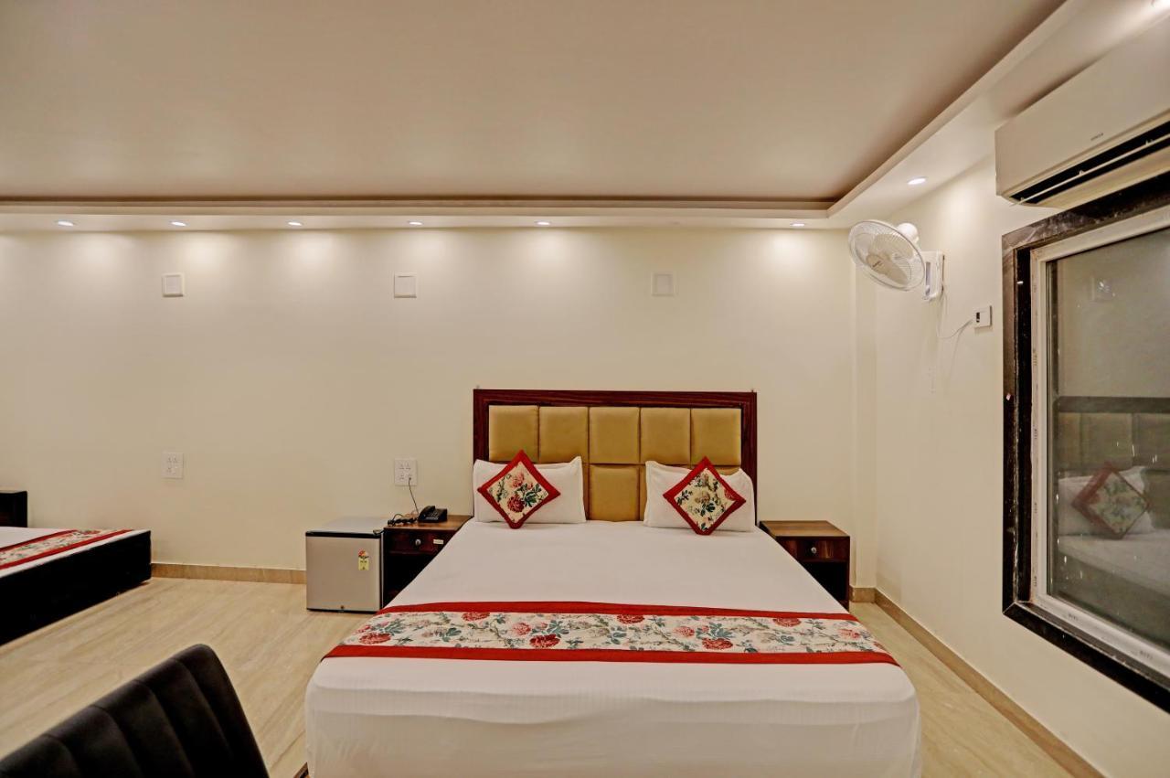 Staybook Hotel Atlanta New Delhi Train Station Exterior photo