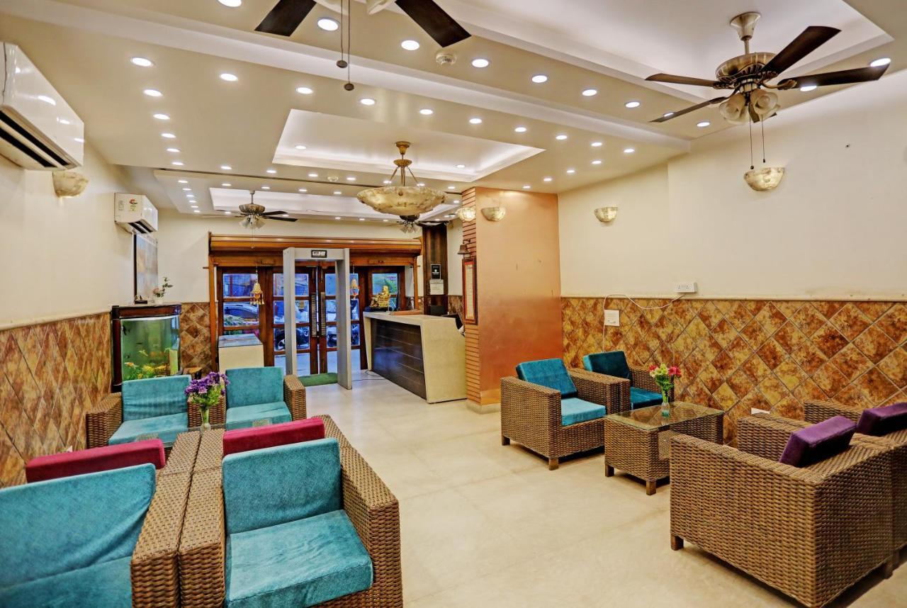 Staybook Hotel Atlanta New Delhi Train Station Exterior photo