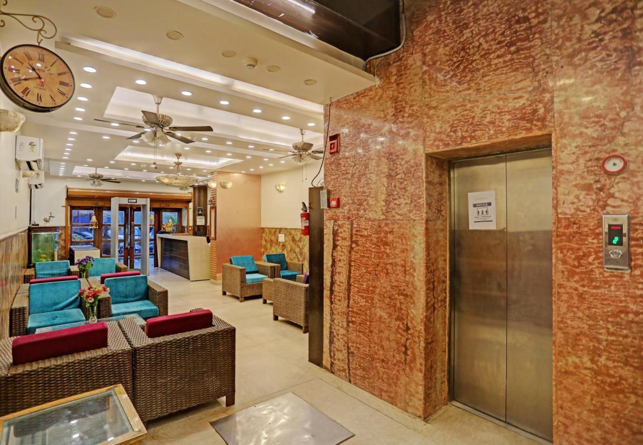 Staybook Hotel Atlanta New Delhi Train Station Exterior photo